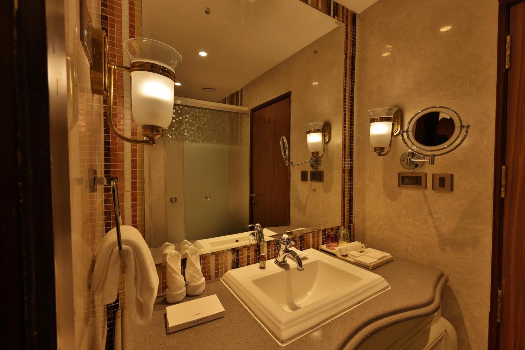 Fragrant Nature Munnar - A Five Star Classified Hotel חדר תמונה