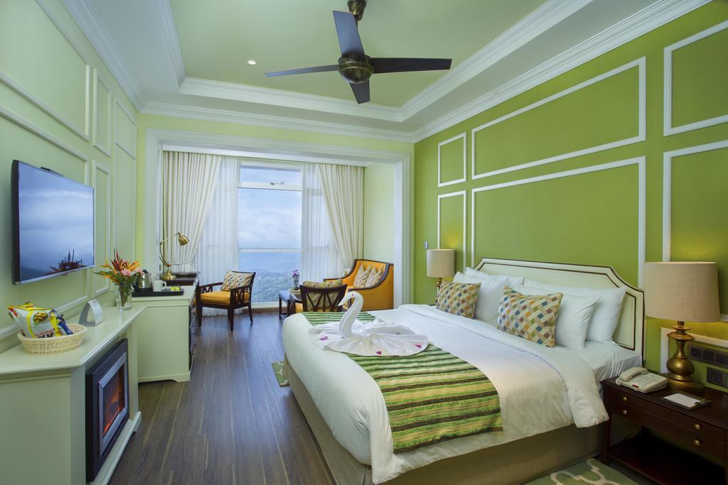 Fragrant Nature Munnar - A Five Star Classified Hotel מראה חיצוני תמונה