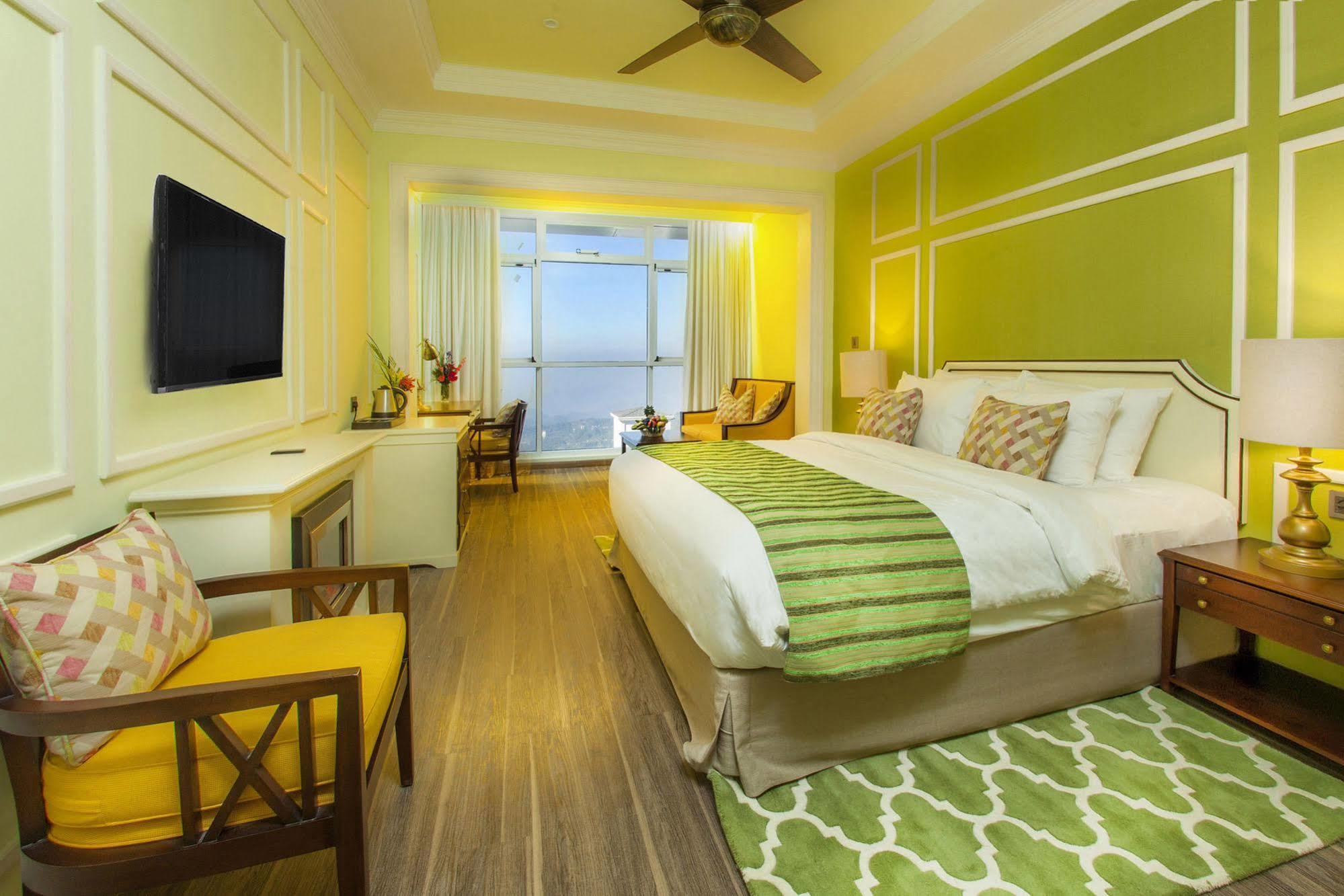 Fragrant Nature Munnar - A Five Star Classified Hotel מראה חיצוני תמונה